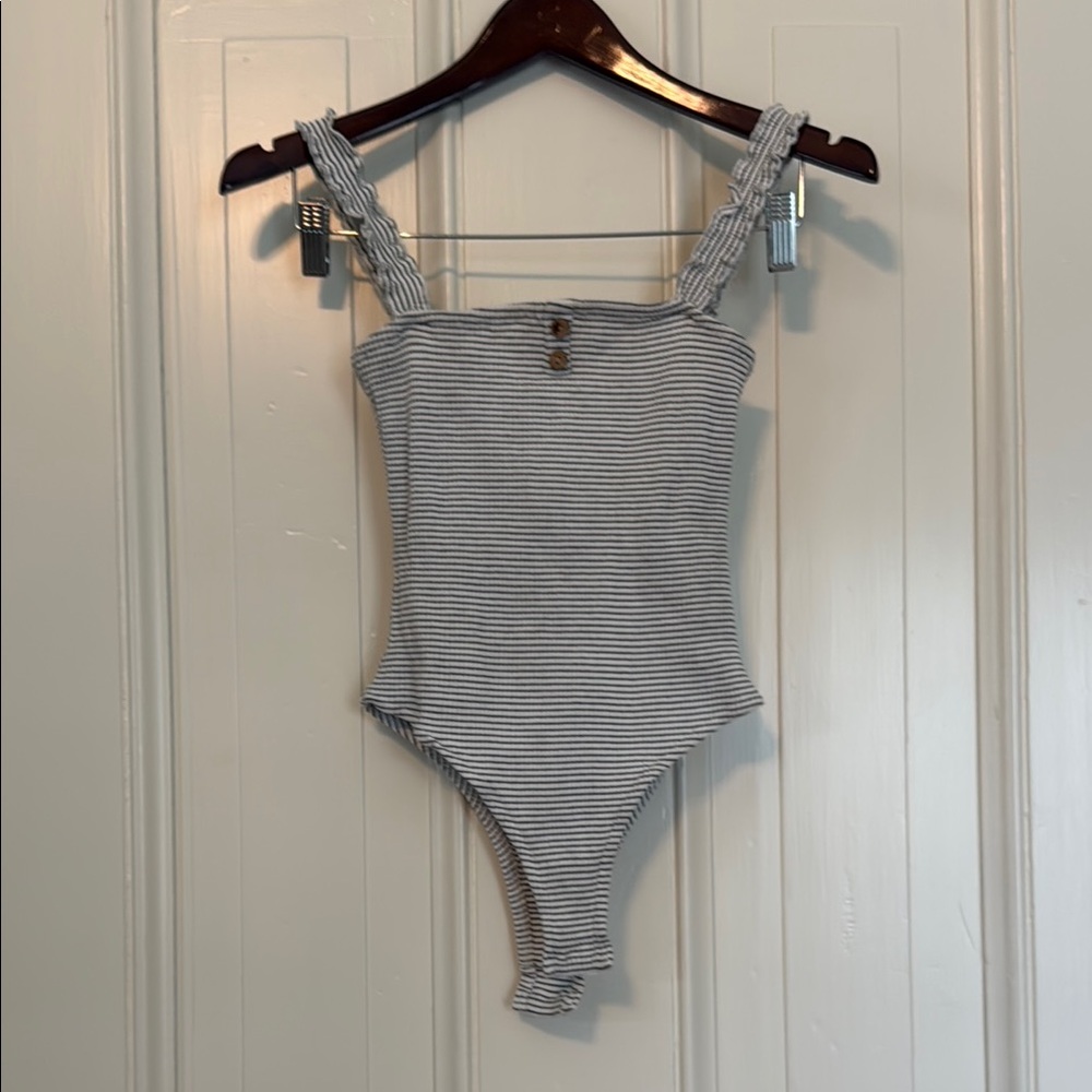 Black and White Ribbed Tank Top with Adjustable Straps
